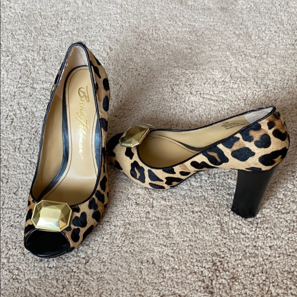 Beverly Feldman cheetah 8.5 high heel